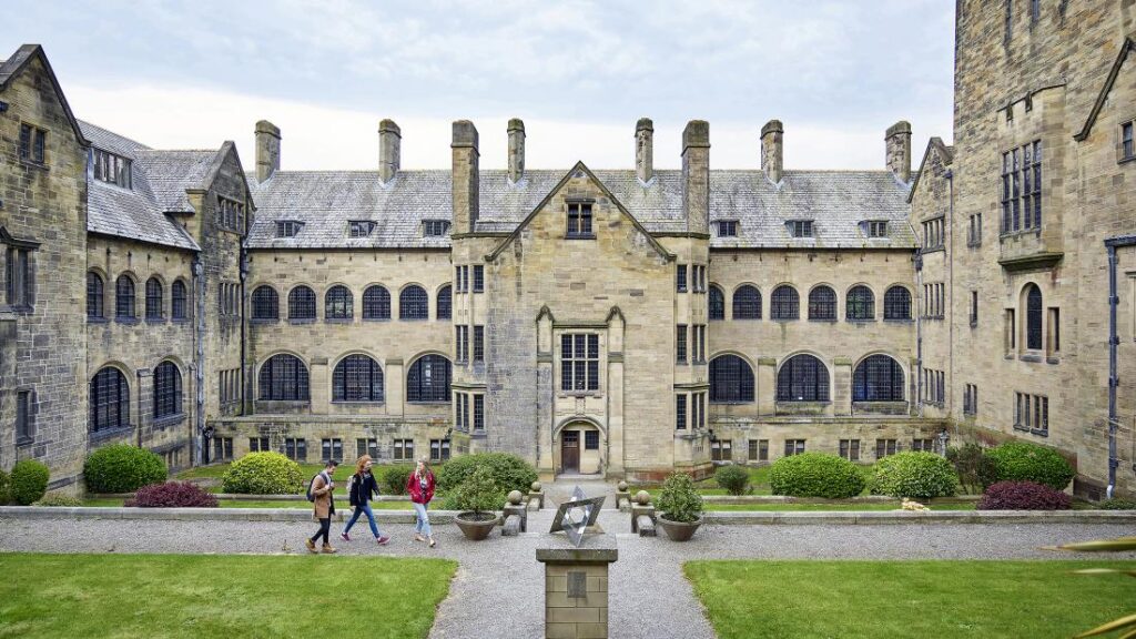 บรรยากาศมหาวิทยาลัยที่ Bangor University_gouni