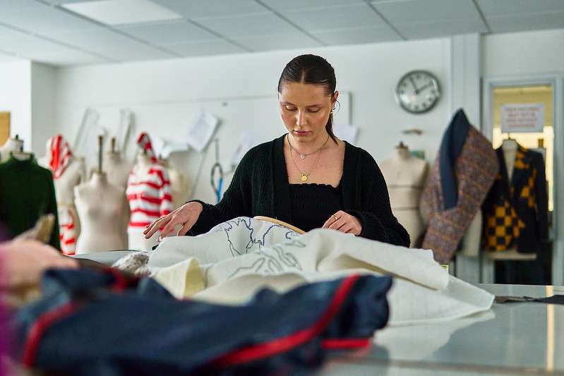 การเรียนที่ CSVPA ตอบโจทย์สายแฟชั่น กราฟฟิก ดีไซน์ ได้ลงมือจริง สร้างความได้เปรียบในตลาดงาน