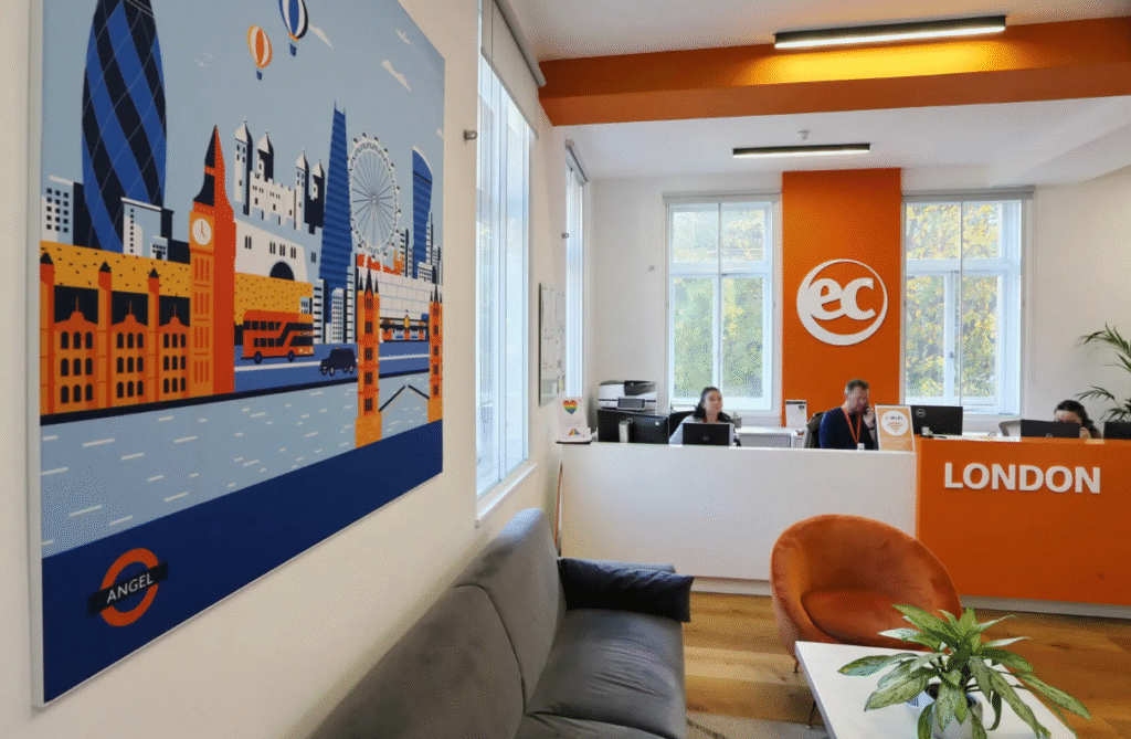โรงเรียนภาษา EC English ที่ London สมัครเรียนกับ GoUni สมัครเรียนให้ฟรี